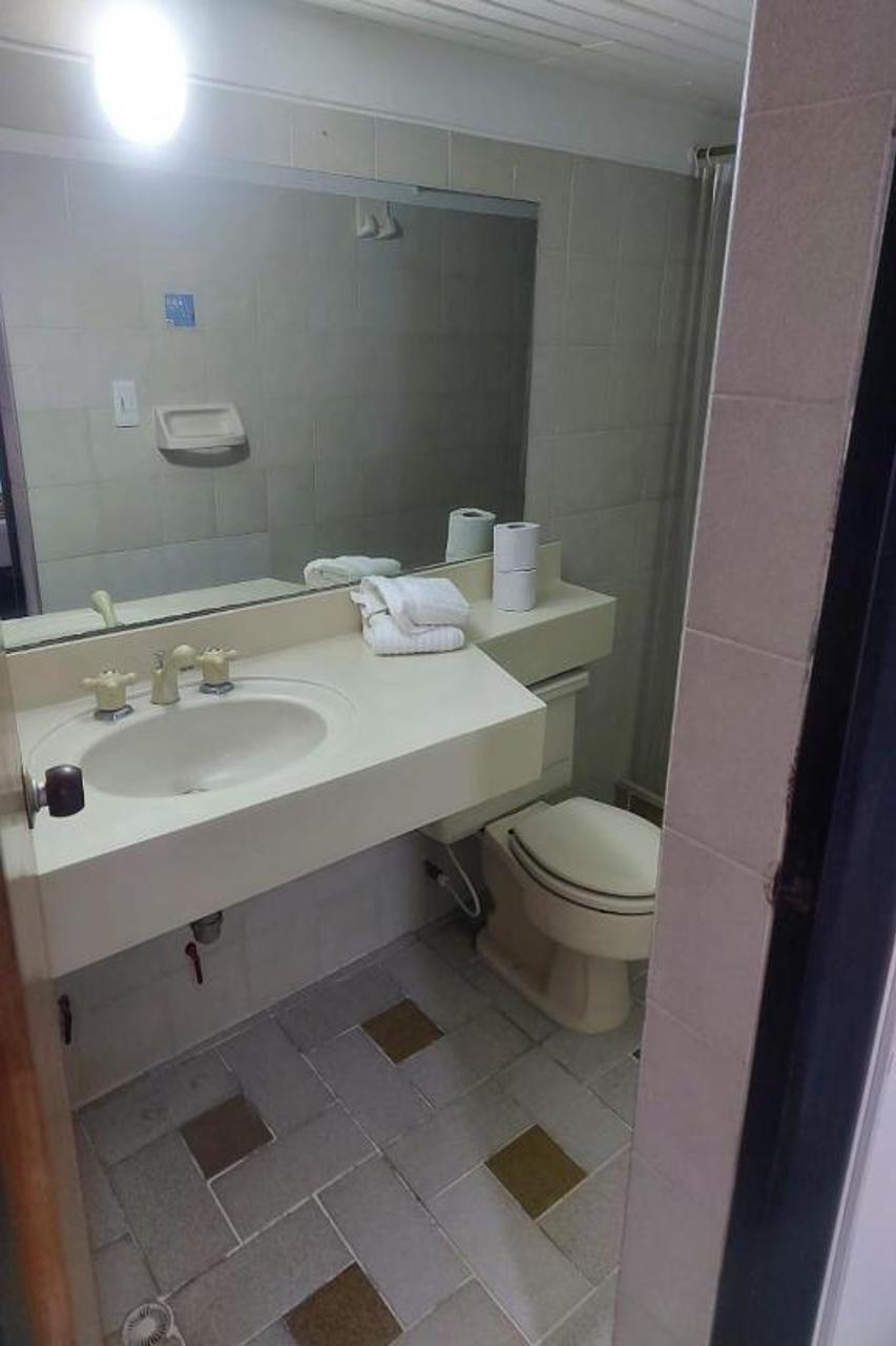 Hotel Mariscal Robledo Cartago Εξωτερικό φωτογραφία